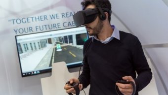 A guy on a VR googles.